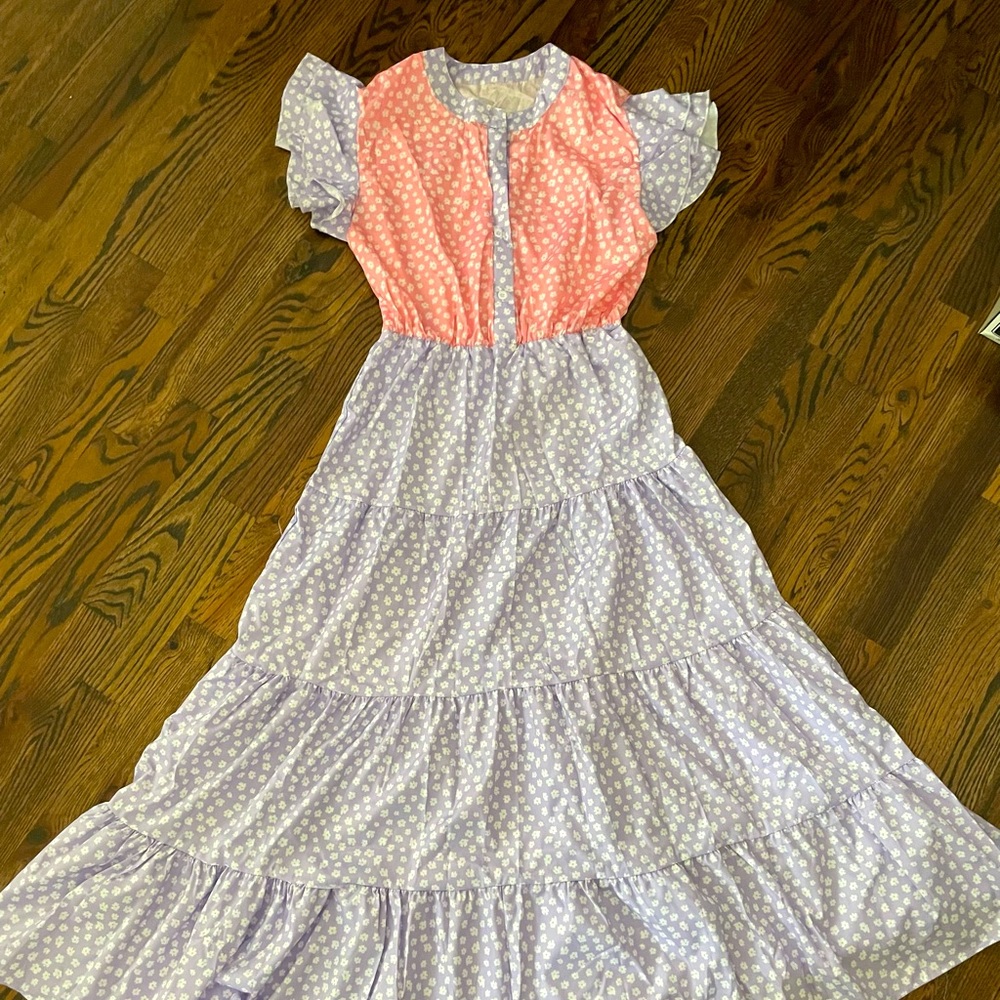 Maxi dress with ruffle sleeves